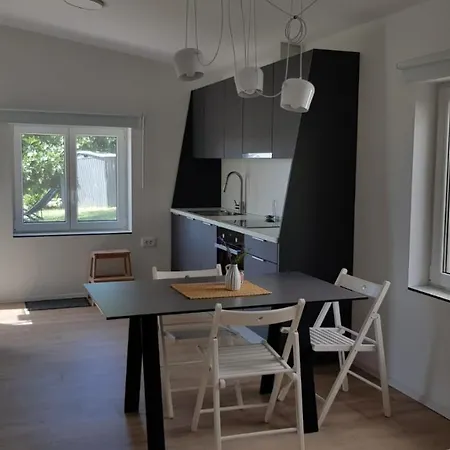 Peaceful Cherry Place Apartment *